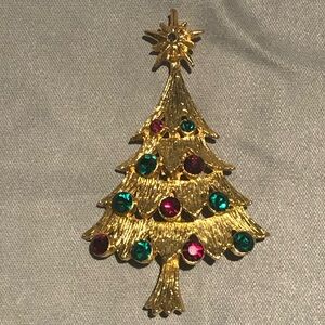 Coro Vintage Gold Christmas Tree with Rhinestones Pin